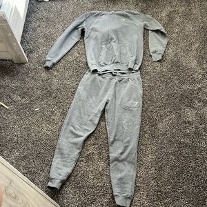 men’s grey gymshark sweatshirt and sweatpants set size medium